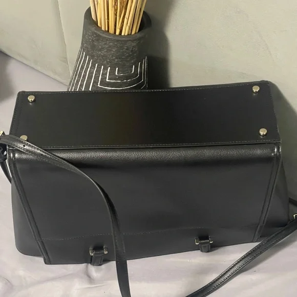 Kate Spade Elegant Black Tote New without tags🏷️ - Picture 5 of 8